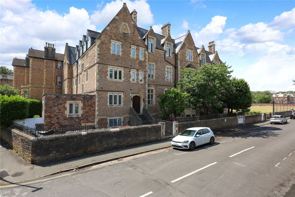 Property photo 2 of 12 Picture No. 47