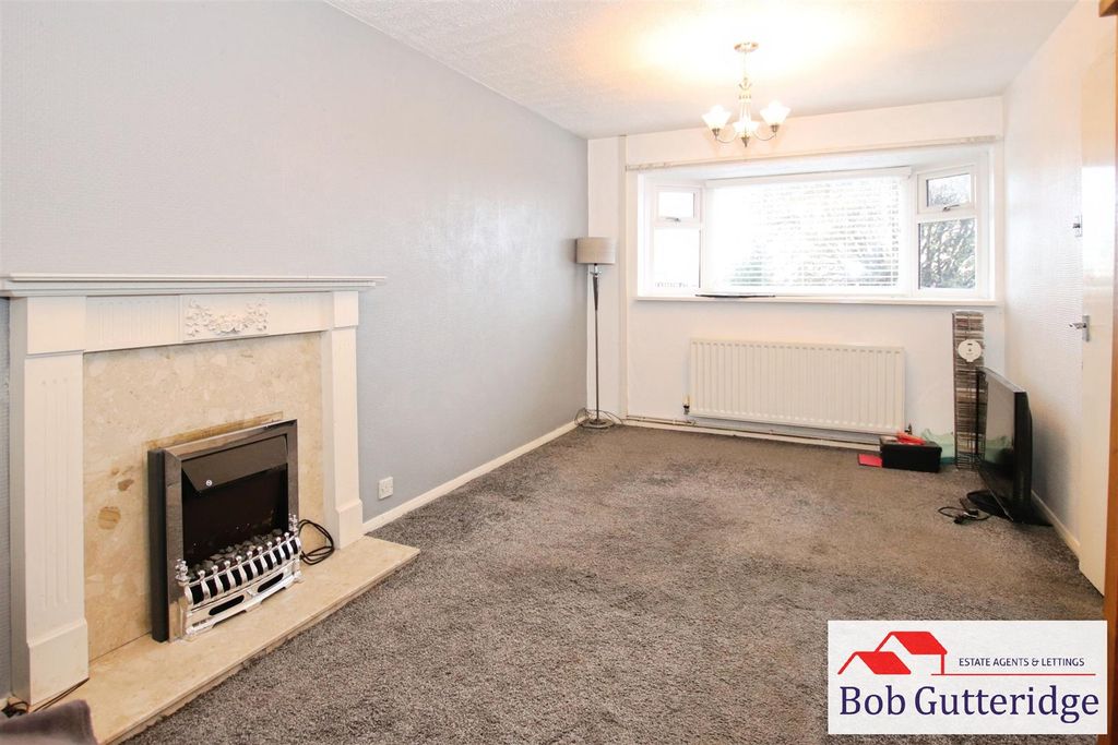 Property photo 2 of 20 Lounge