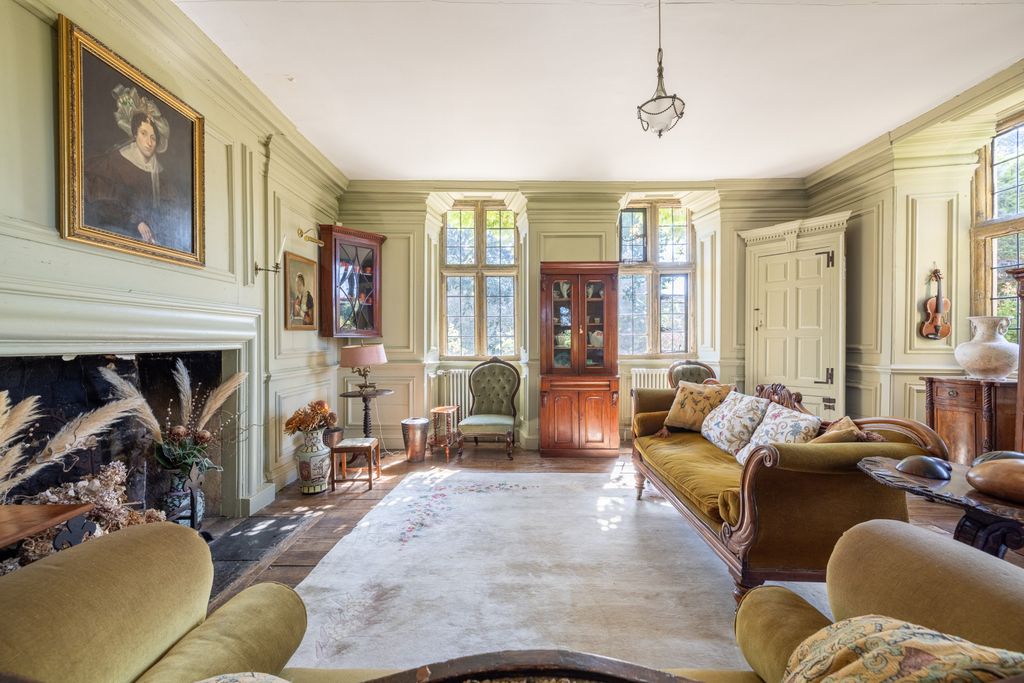 Property photo 3 of 24 Summer Drawing Room