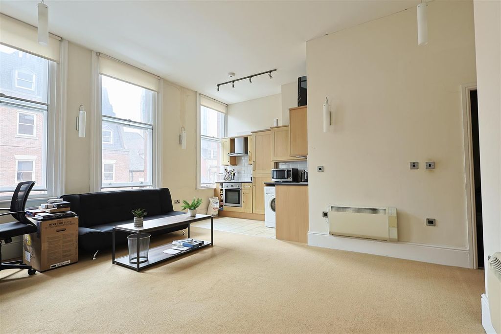 Property photo 2 of 7 59823F3C-52Fe-4F06-A795-1A78594680De_1_201_A.Jpeg