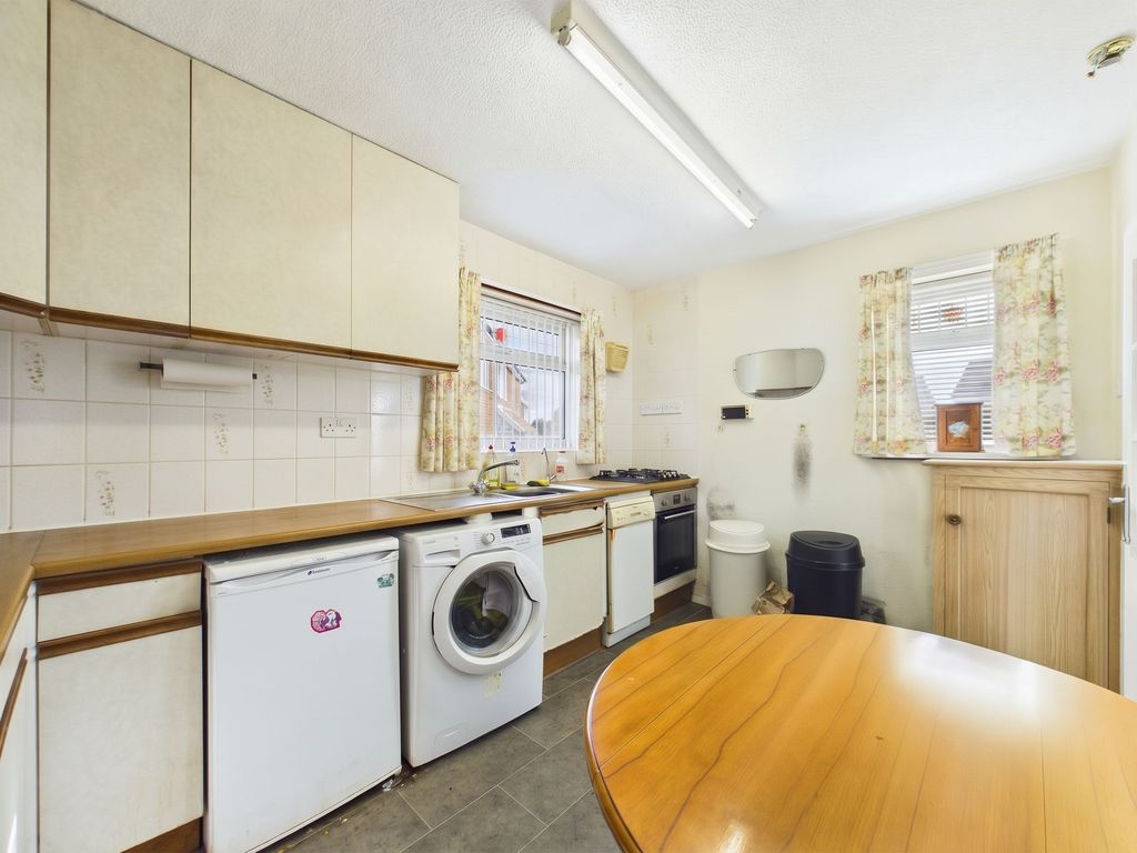 Property photo 3 of 13 Kitchen