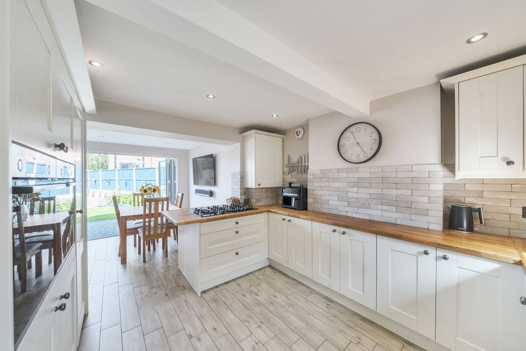 Property photo 1 of 21 1315526-12-685d753969894