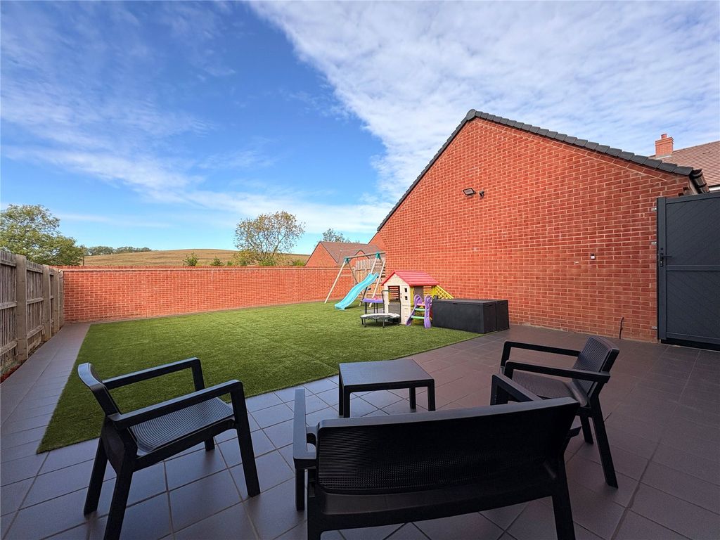 Property photo 2 of 27 Picture No. 06