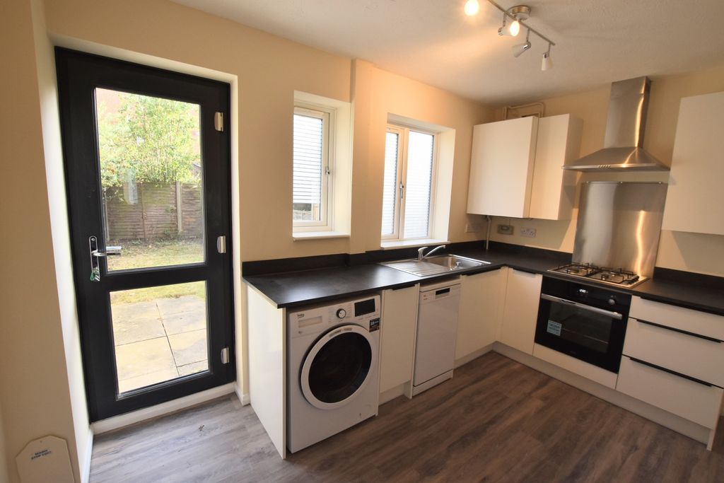 Property photo 2 of 10 4 Launde Kitchen New