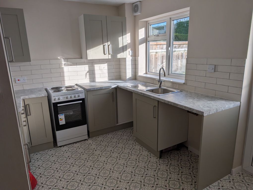 Property photo 2 of 8 Kitchen