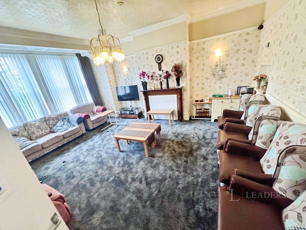 Property photo 3 of 18 Pbox-Img.Jpg