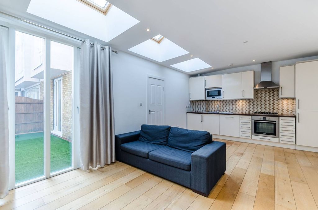 Property photo 1 of 19