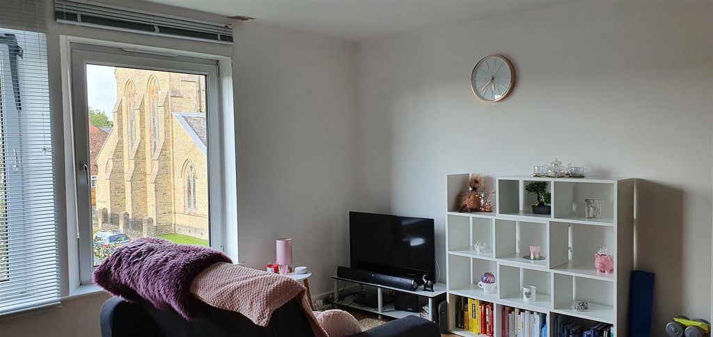 Property photo 3 of 9