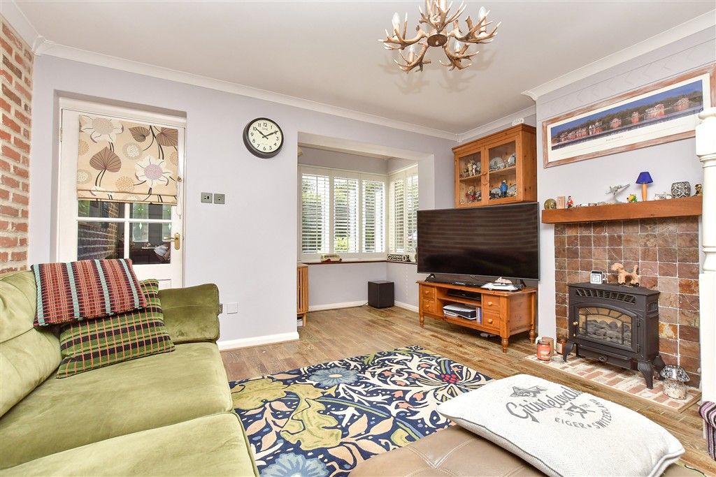 Property photo 2 of 13 Lounge
