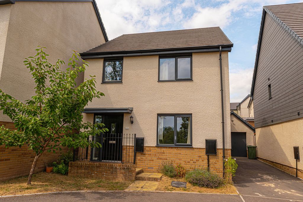 Property photo 1 of 51