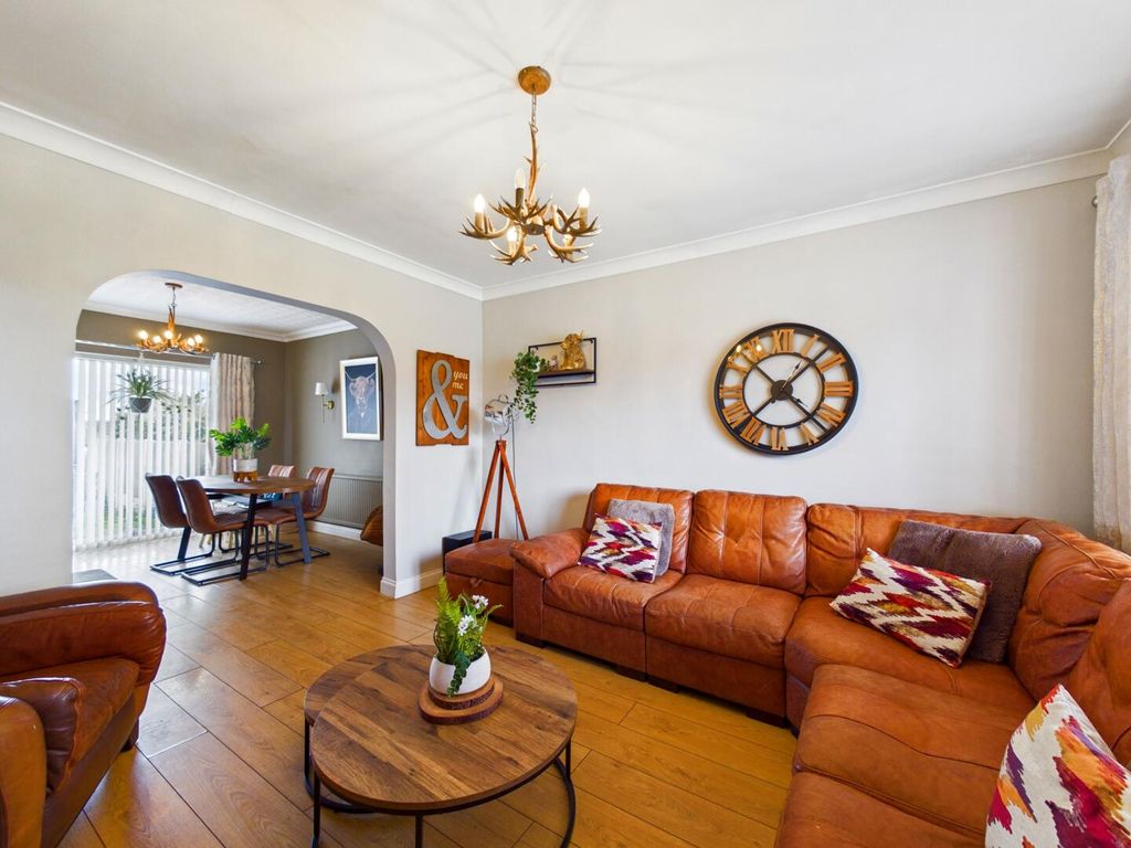 Property photo 3 of 14 Living Room