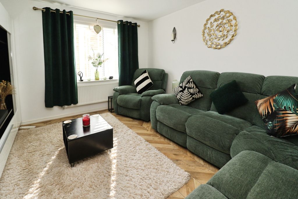 Property photo 2 of 21