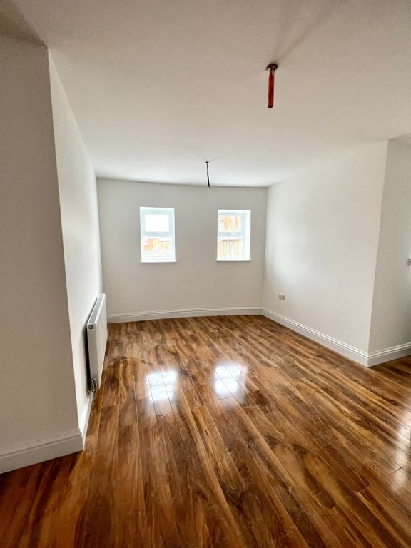 Property photo 3 of 5 Gallery