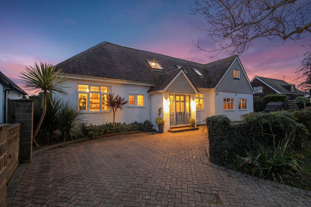 Property photo 1 of 21 Twilight