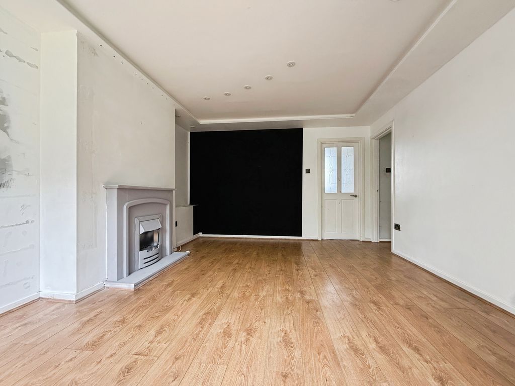 Property photo 2 of 9 Photo 9
