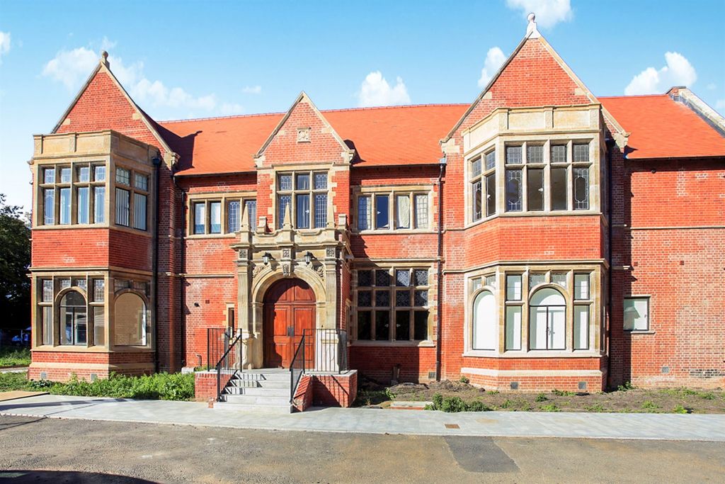 Property photo 1 of 13