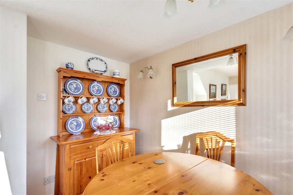 Property photo 3 of 28 Dining Room_1.Jpeg