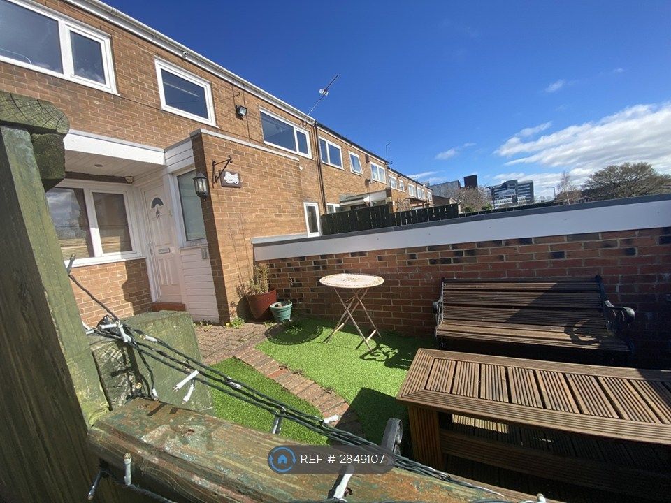 Property photo 3 of 18