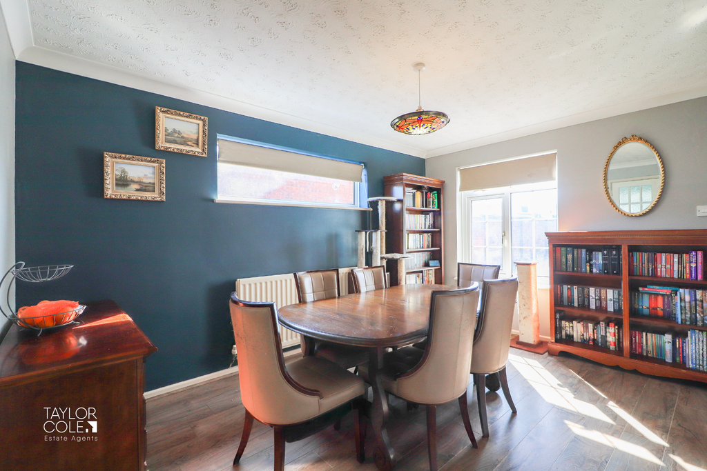 Property photo 2 of 24 3