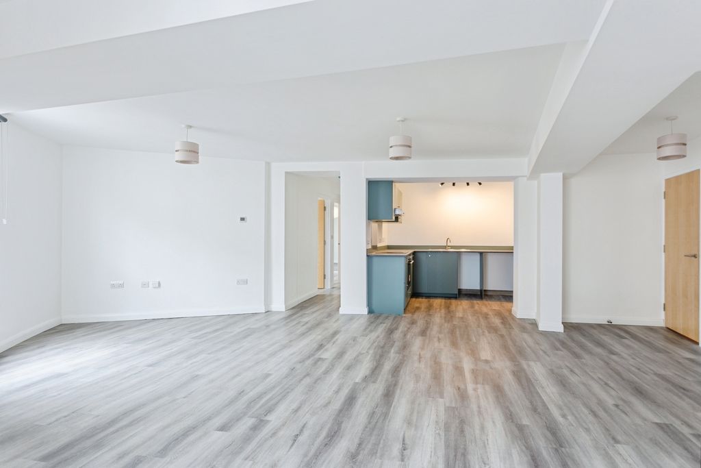 Property photo 3 of 8 Pbox-Img.Jpg