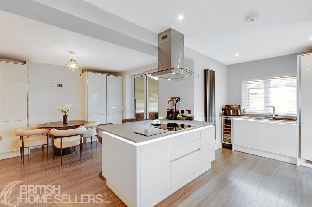 Property photo 2 of 14 Picture No. 06