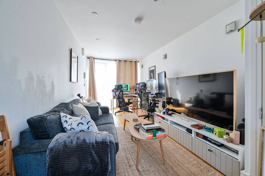 Property photo 2 of 9