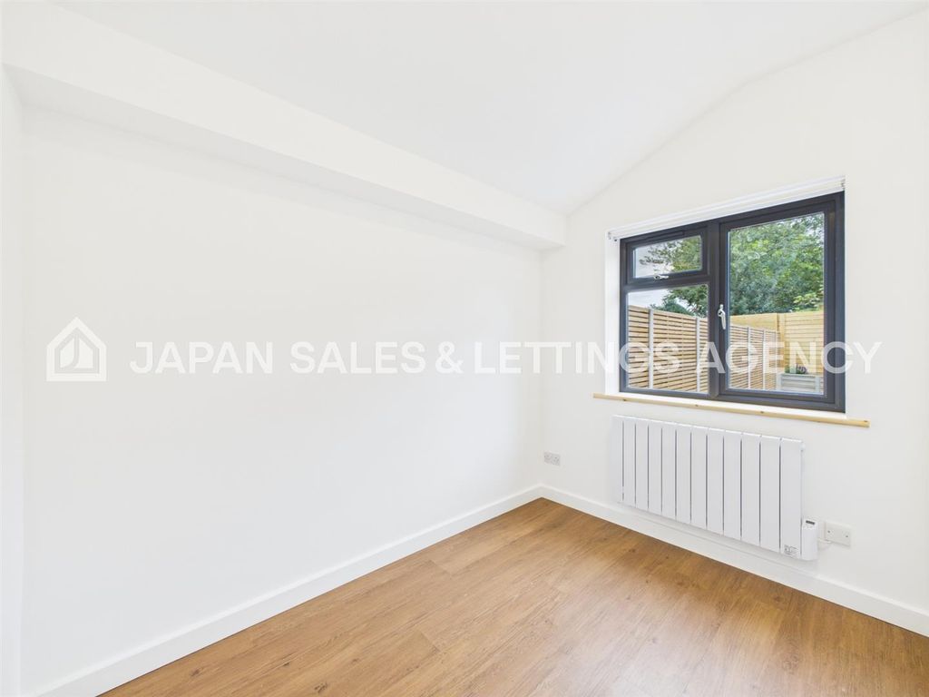 Property photo 3 of 6 Cam04401G0-Pr0149-Still007.Jpg
