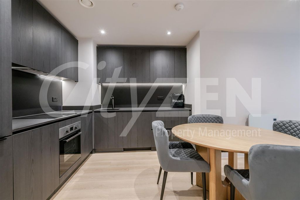 Property photo 2 of 21 Kitchen