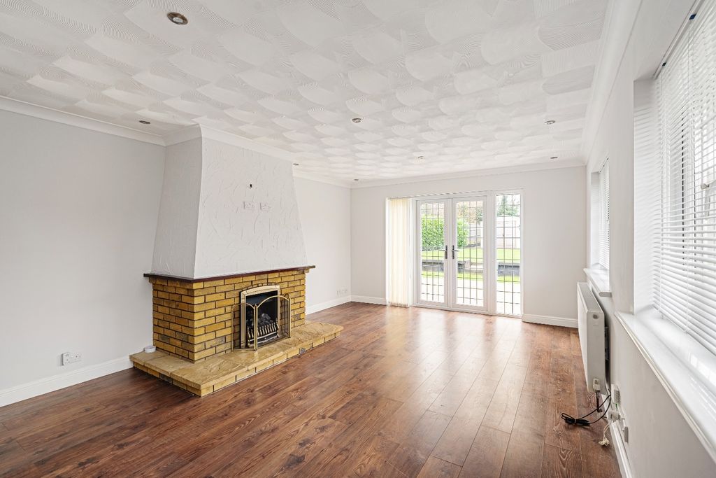 Property photo 2 of 21 3904165
