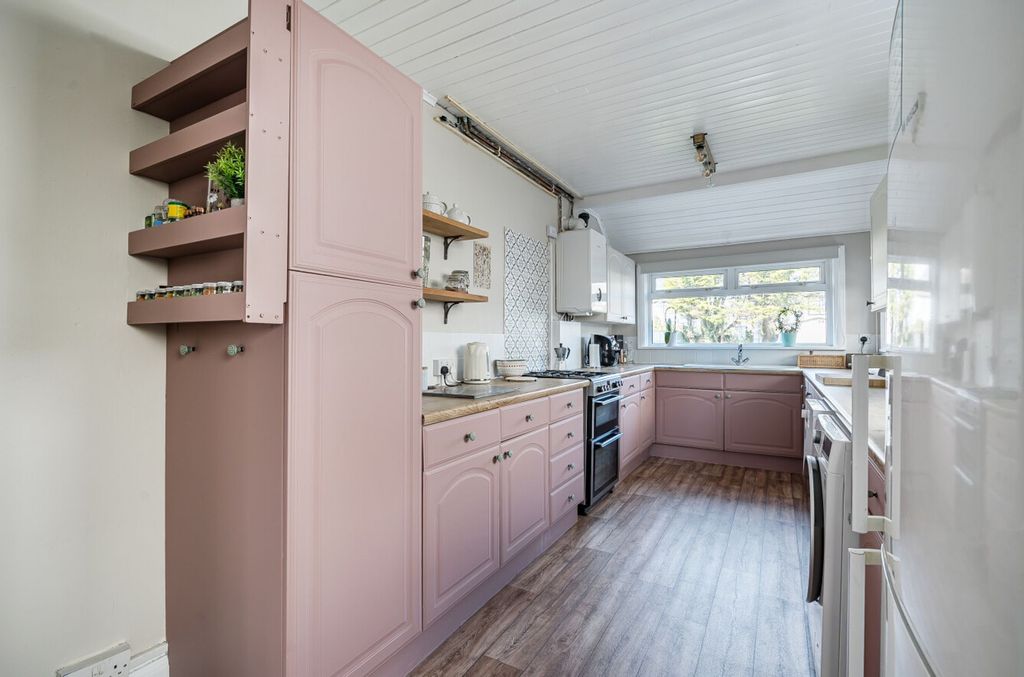 Property photo 3 of 21