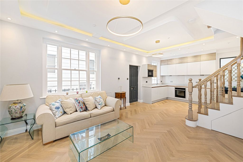 Property photo 1 of 39 Picture No. 03