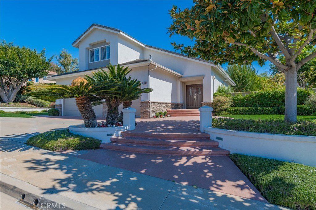 Property photo 2 of 28