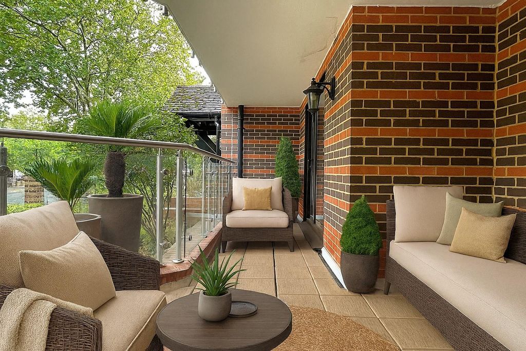 Property photo 1 of 14 Balcony.Virtualstaging.Jpg