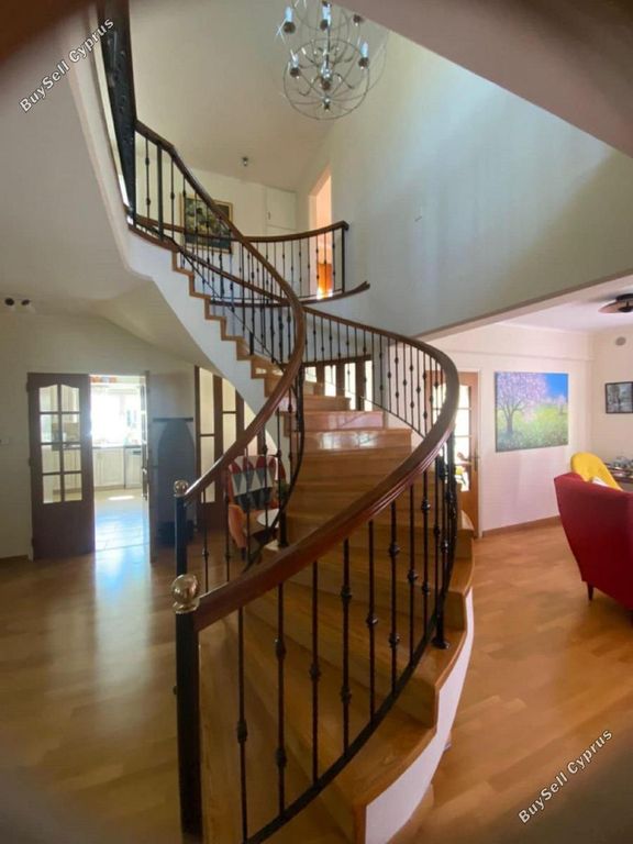 Property photo 3 of 20