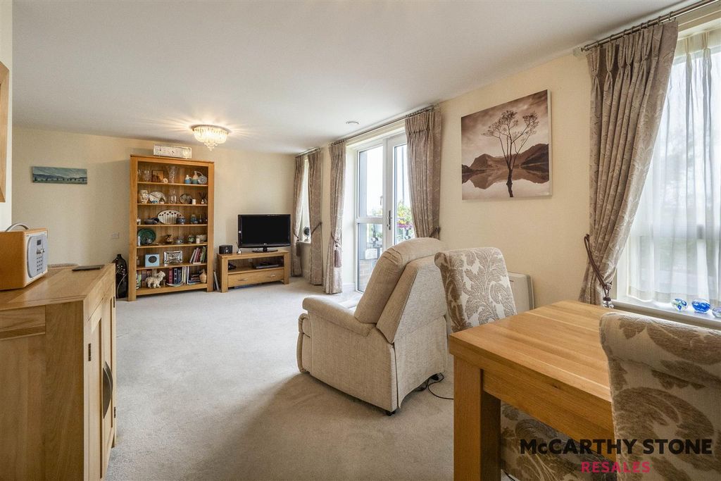 Property photo 2 of 34 Em130038.Jpg