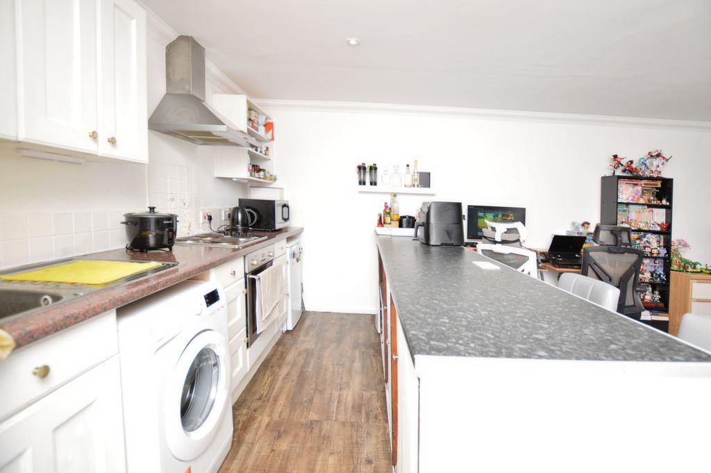 Property photo 3 of 7 E4c84199-Kitchen
