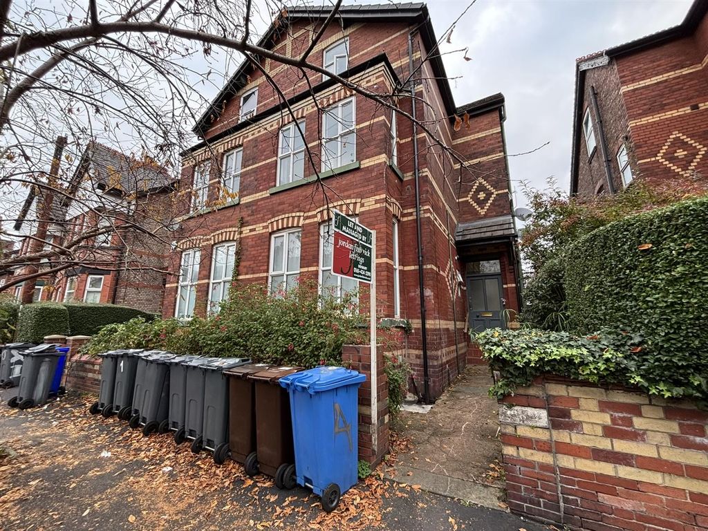 Property photo 1 of 13 External