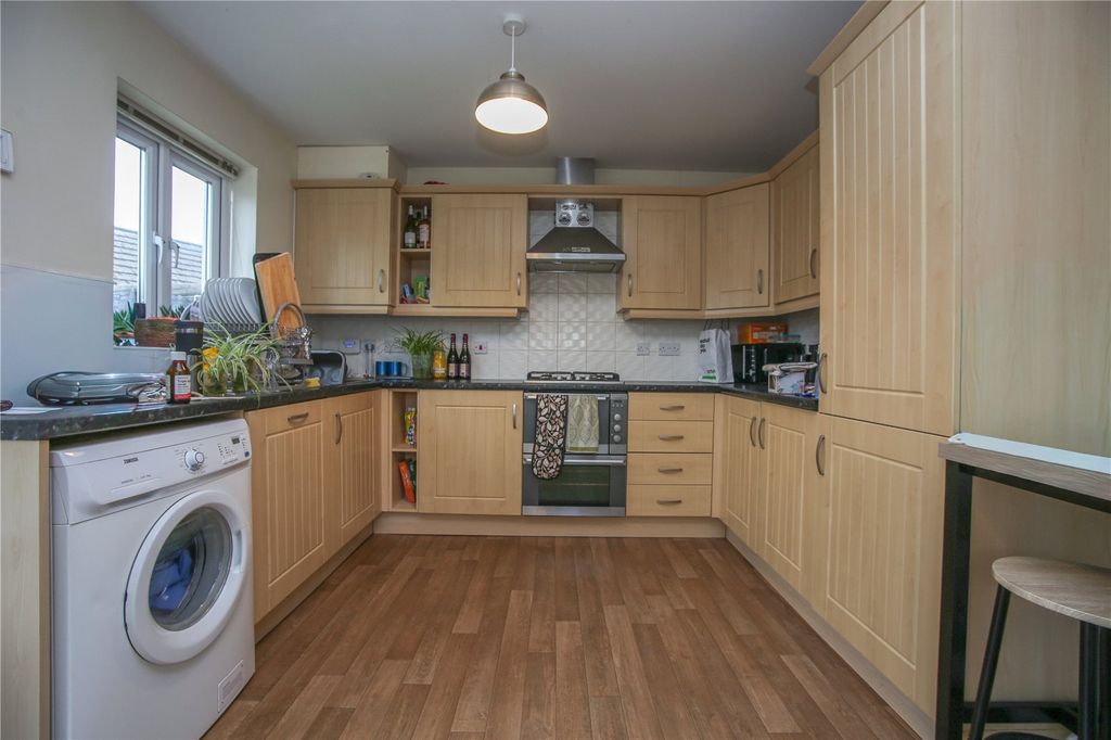 Property photo 2 of 14 Picture No. 11
