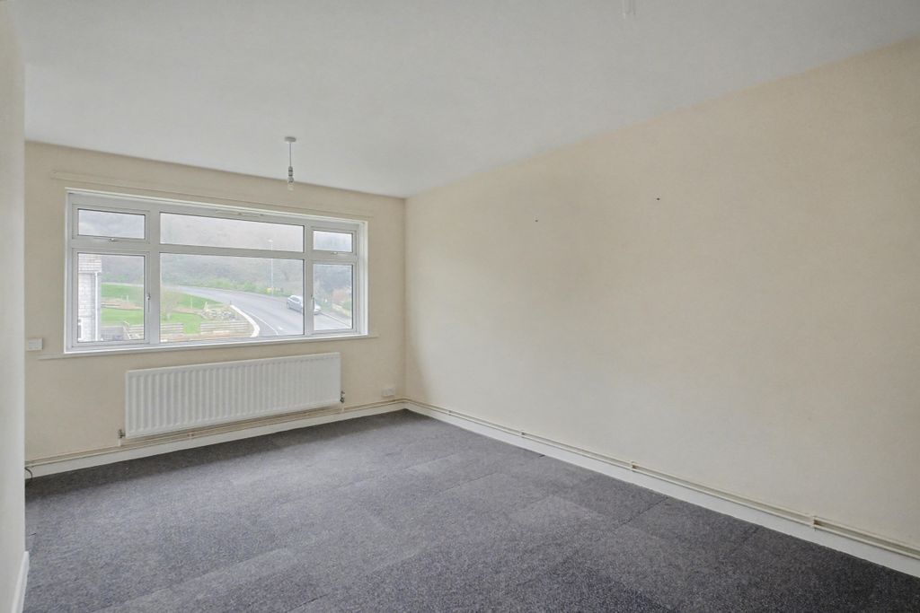 Property photo 2 of 15 136 East Weare Road, Portland, DT5 1Ex