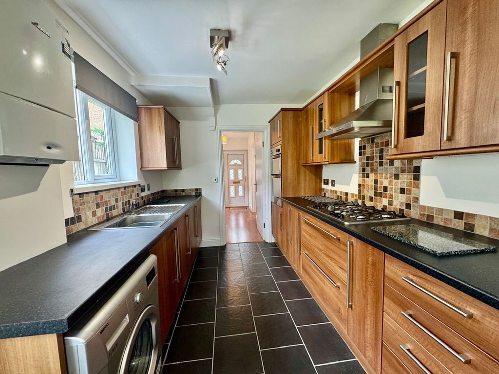 Property photo 2 of 34