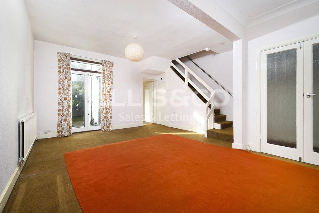 Property photo 2 of 16 Picture No. 24