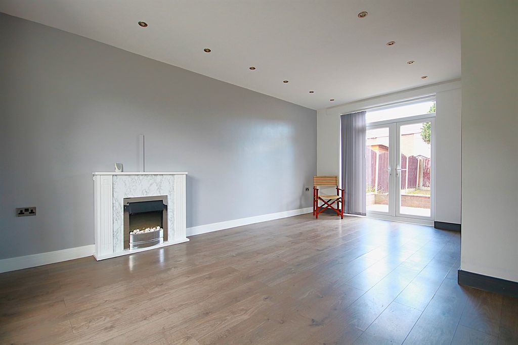 Property photo 1 of 9 (Main)