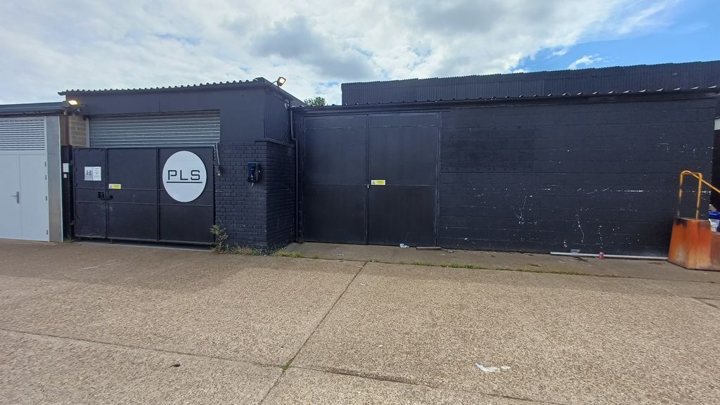 Property photo 1 of 12 Photo 21