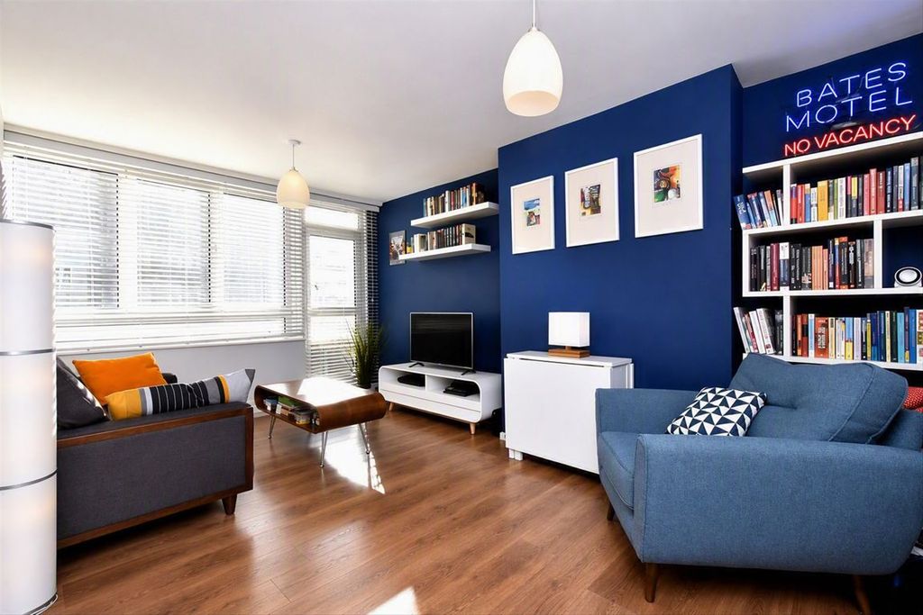Property photo 1 of 8