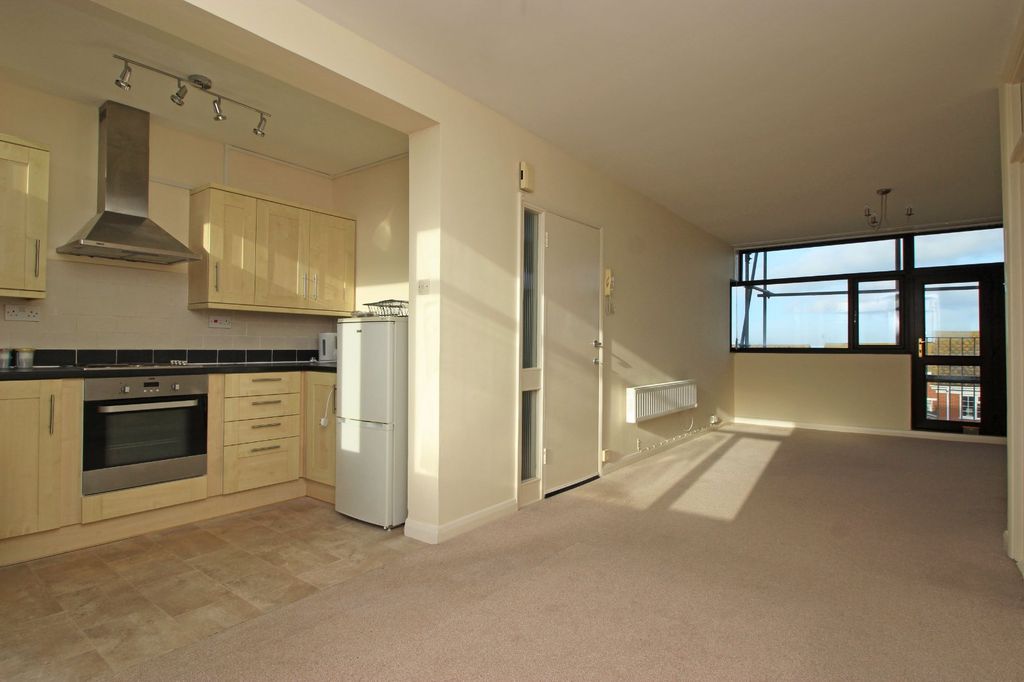 Property photo 2 of 12 Picture 2