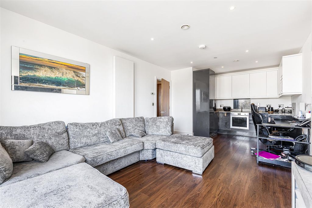 Property photo 3 of 15 83 Samuelson House-Ub2 (7).Jpg