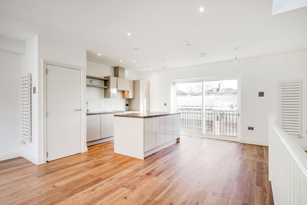 Property photo 1 of 11 Picture No. 01