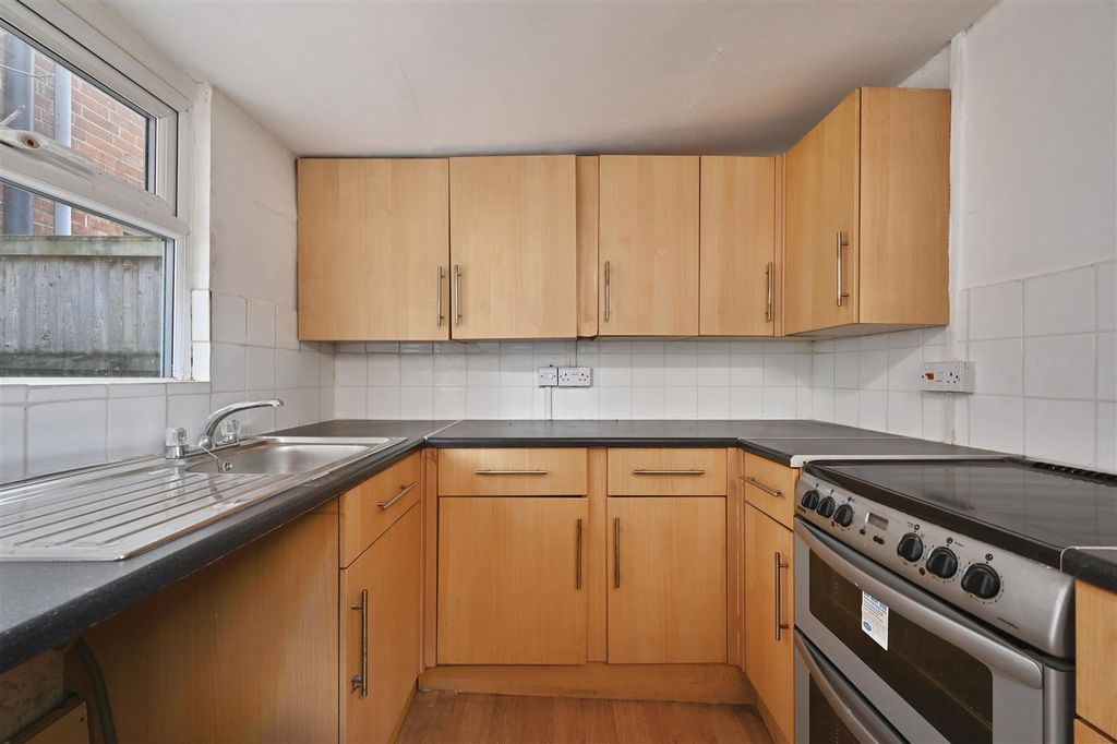 Property photo 3 of 13 92-Ninfield-Road-Tn395Bb (5).Jpg