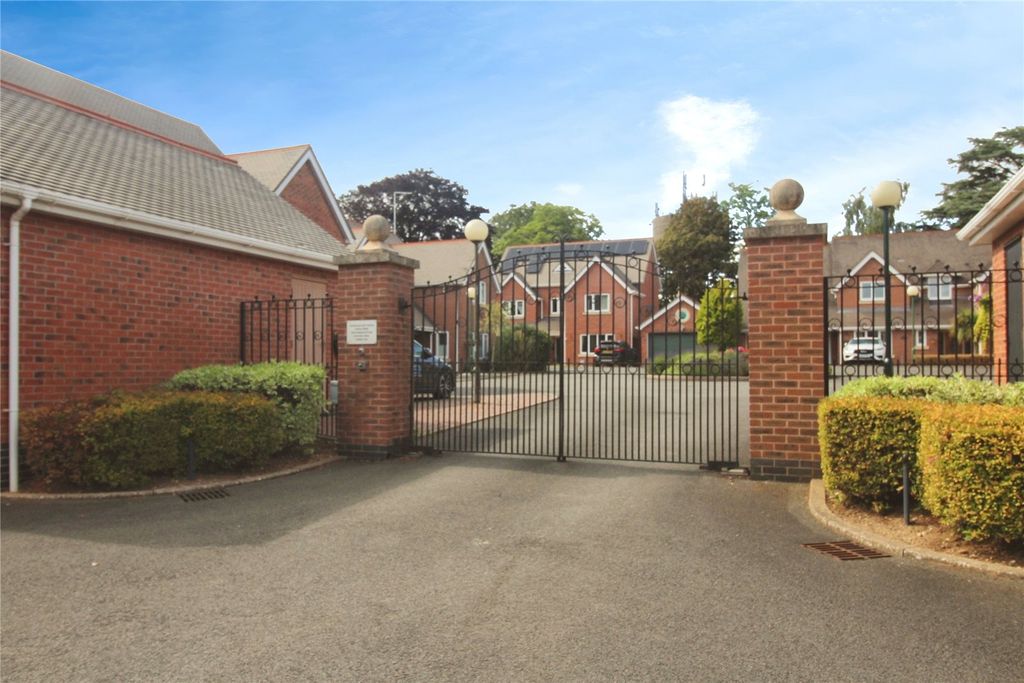 Property photo 2 of 23 Gated Access