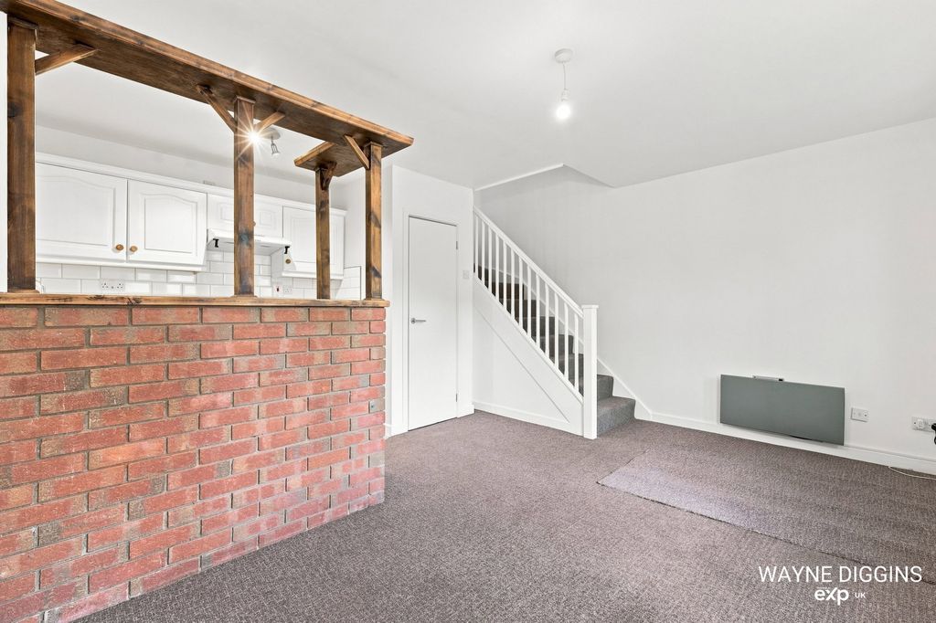 Property photo 3 of 20